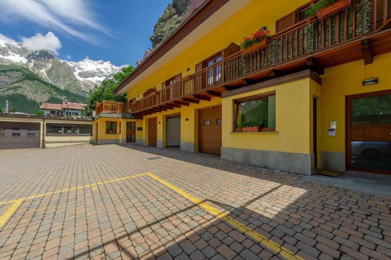 Casa Jasmine - Cir Vda Courmayeur 0154 Buitenkant foto